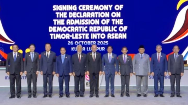 Keanggotaan penuh Timor Leste dalam ASEAN diumumkan pada pembukaan KTT ASEAN di Kuala Lumpur, Malaysia, Ahad (26/10/2025). Dok. Metro TV. Timor Leste Resmi jadi Anggota ASEAN, Berakhirnya Penantian 14 Tahun