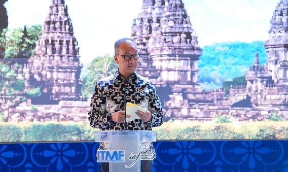 Menperin Agus Gumiwang Kartasasmita ketika menghadiri ITMF (International Textile Manufacturers Federation) & IAF (International Apparel Federation) World Fashion Convention Annual Conference 2025 di Yogyakarta.(Foto: Kemenperin) Indonesia Bersiap Jadi Pusat Inovasi dan Pertumbuhan Tekstil Dunia