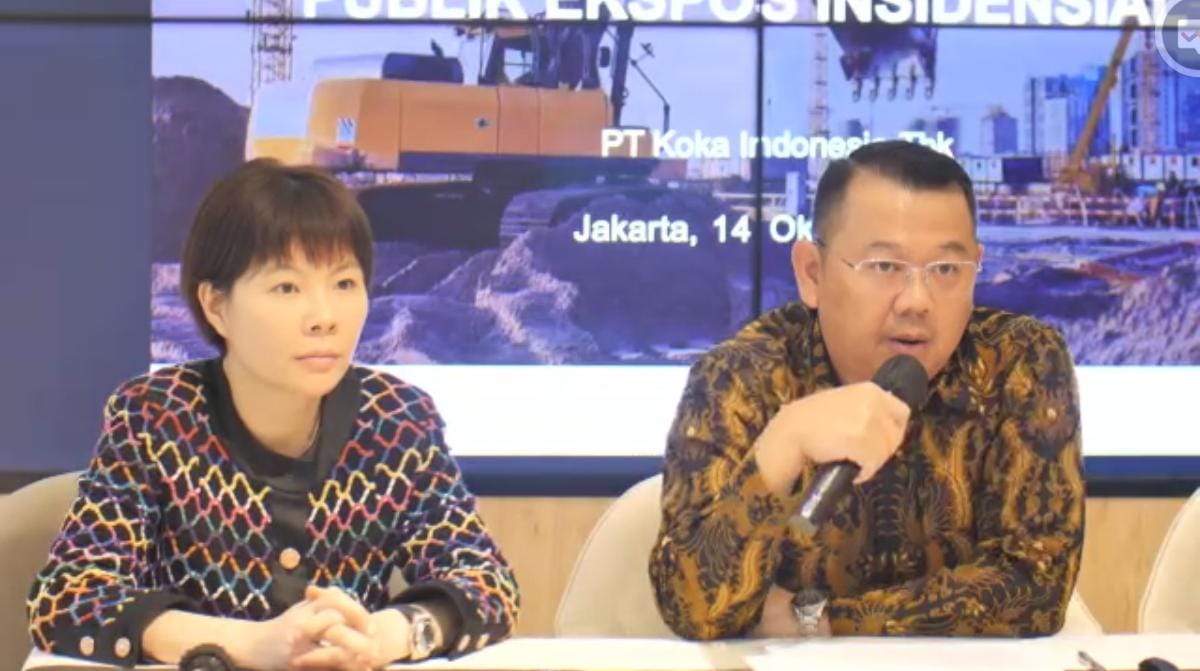 Direktur Utama sekaligus Pengendali KOKA, Ny. Gao Jing dan salah satu manajemen KOKA dalam agenda aparan Publik. KOKA Sebut Pasca Akuisisi Chen Liwei Bakal Penerima Manfaat Akhir