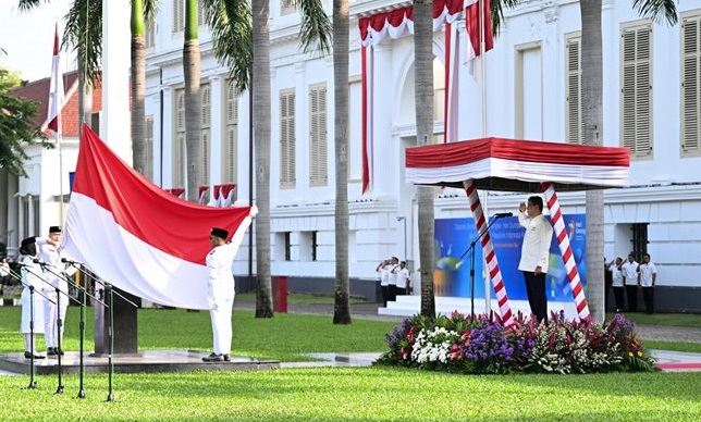 Menkeu Purbaya Yudhi Sadewa saat memberikan amanat pada Upacara Peringatan Hari Oeang Ke-79, di halaman Gedung A.A. Maramis Jakarta, pada Kamis (30/10).(Foto: Kemenkeu) Purbaya: Kemenkeu Harus Jadi Institusi yang Dipercaya Rakyat