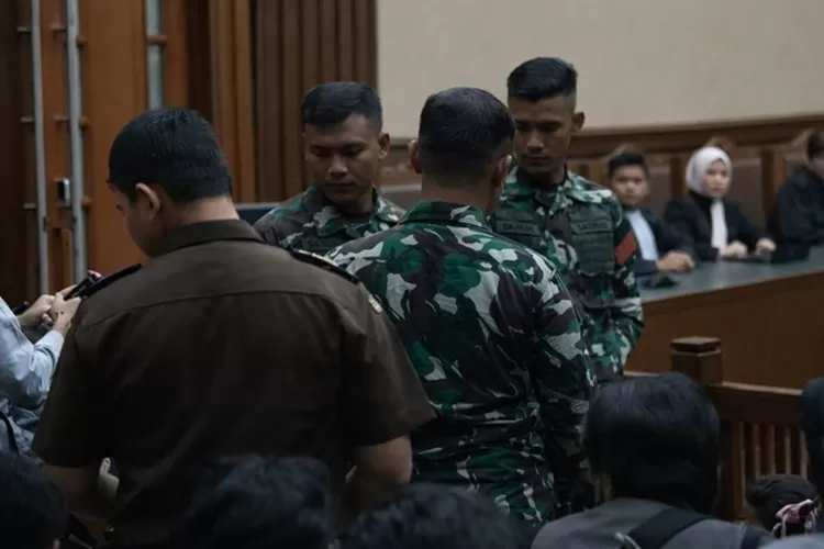 TNI Dalam Sidang Nadiem, Perlu Penjelasan Panglima dan Jaksa Agung