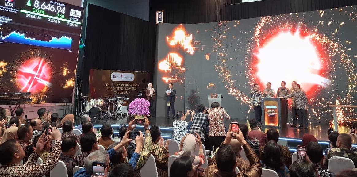 Konsolidatif, IHSG Jajal Level 9.000