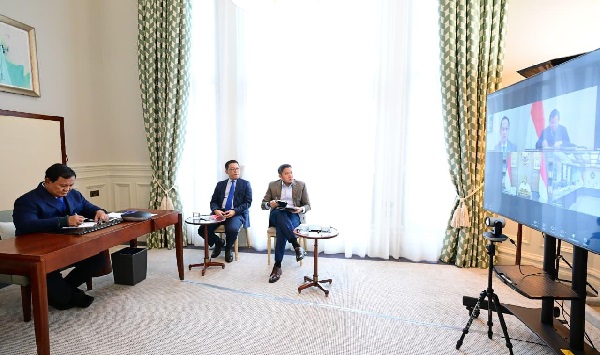 Presiden Pimpin Rapat Penertiban Kawasan Hutan dari London