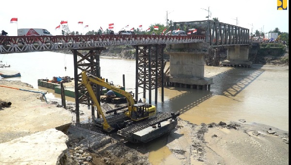 Pulihkan Konektivitas di Aceh, PU Kebut Jembatan Krueng Tingkeum