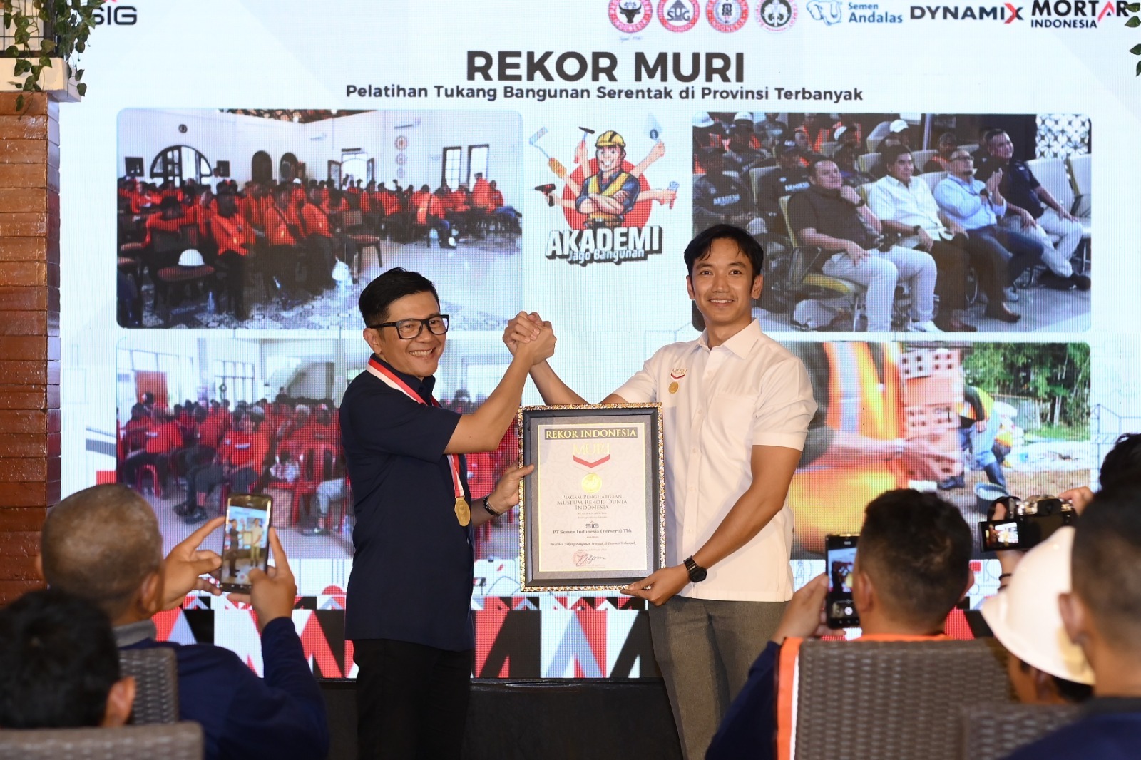Berkat Ini, SIG (SMGR) Catat Rekor MURI 