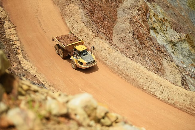 UNTR Tuntaskan Pembelian Tambang Emas J Resources US$540 Juta