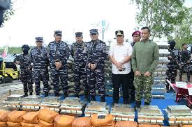 TNI AL Pamerkan Hasil Sitaan 496 Ton Timah di Babel, Ini Kata Gubernur