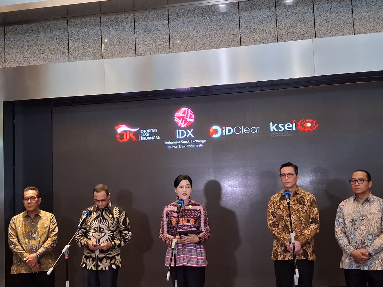 OJK Gebrak Pasar Modal: Dari Data Investor hingga Satgas Integritas