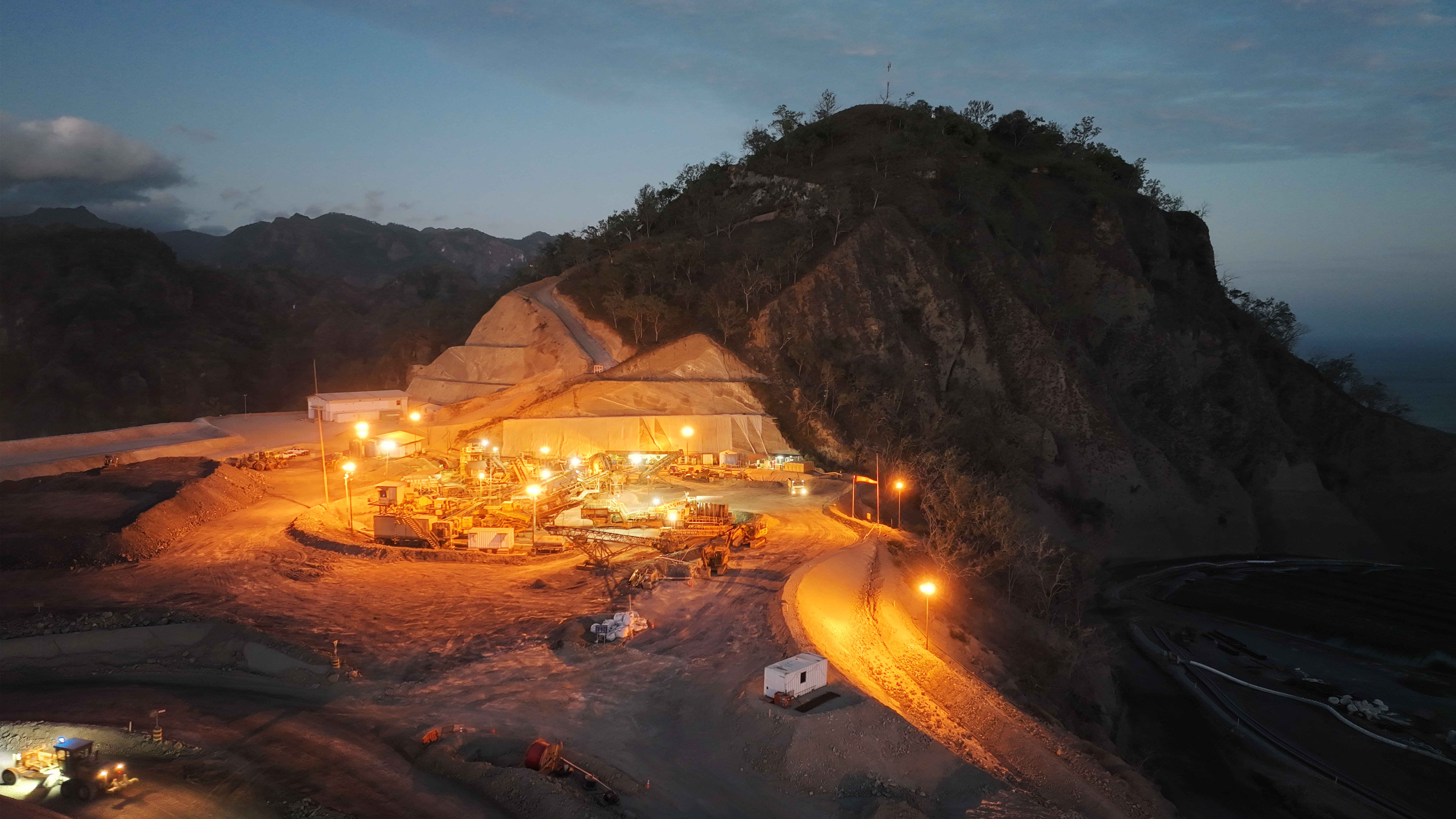 Beruntun! Komisaris MDKA Asal Inggris Akumulasi Saham Senilai Rp4,47 M