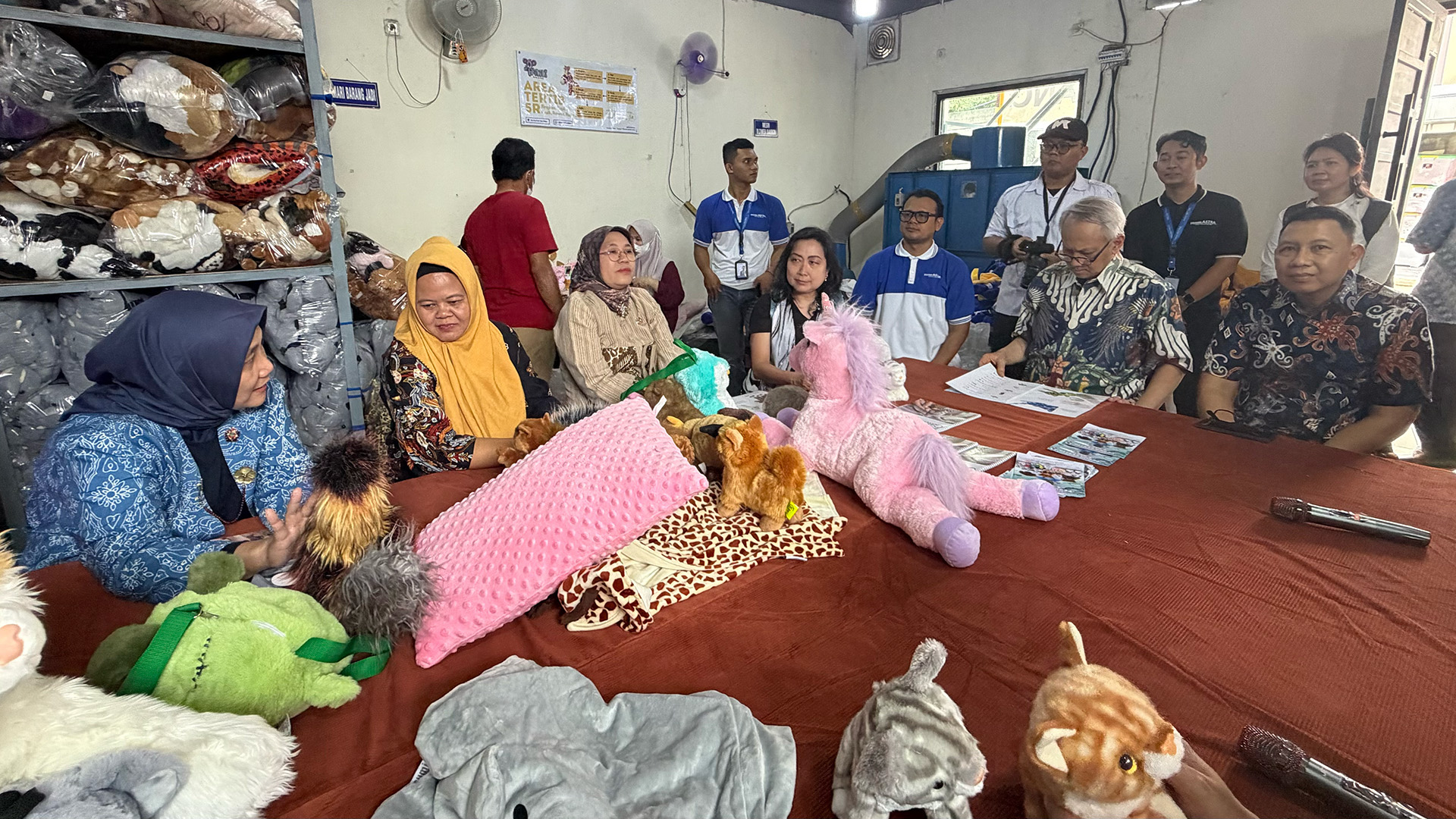 Dirjen IKMA Apresiasi Inovasi Boneka Trilili Binaan Yayasan Astra 