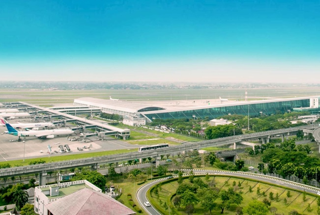 Bandara Soeta Batalkan 17 Penerbangan ke Timur Tengah, Ini Daftarnya