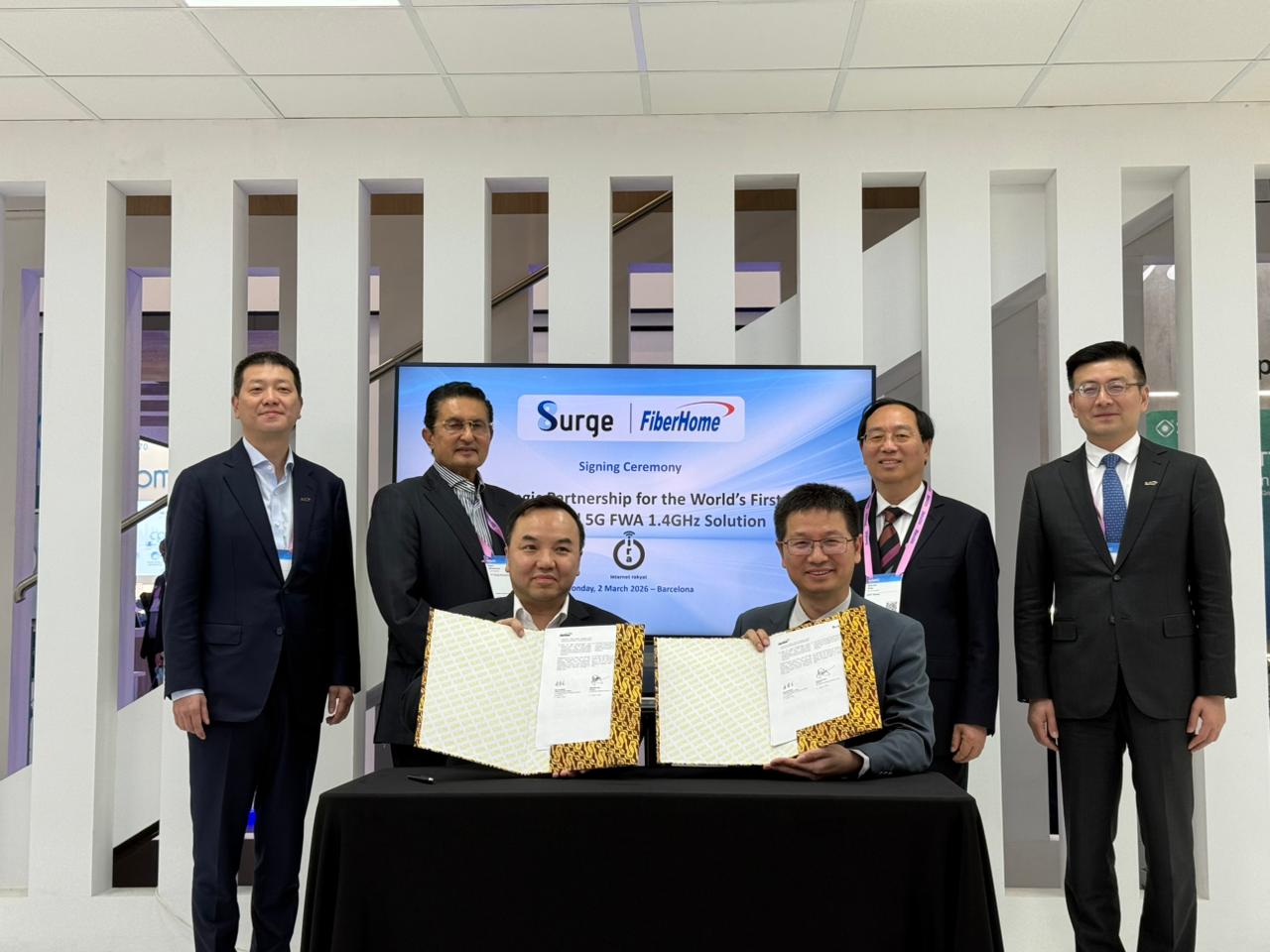 SURGE Gandeng FiberHome Hadirkan Solusi 5G FWA 1,4GHz Pertama di Dunia