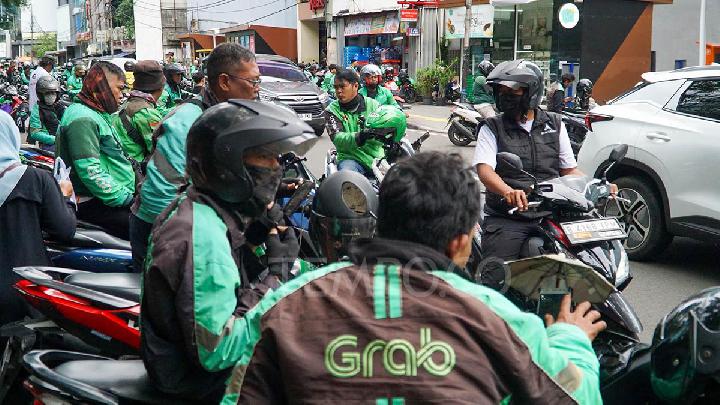 Transportasi Online dan Dilema Sistemik Pemotongan 8 Persen