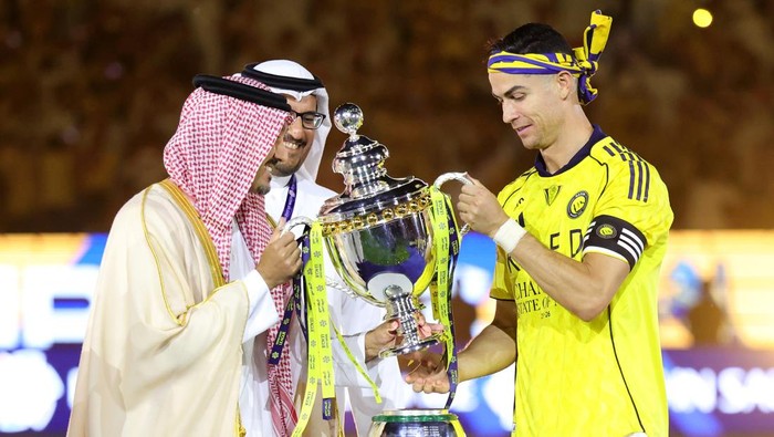 CR-7 Gagal Meraih Sepatu Emas tapi Sukses Meraih Trofi untuk Al-Nassr.