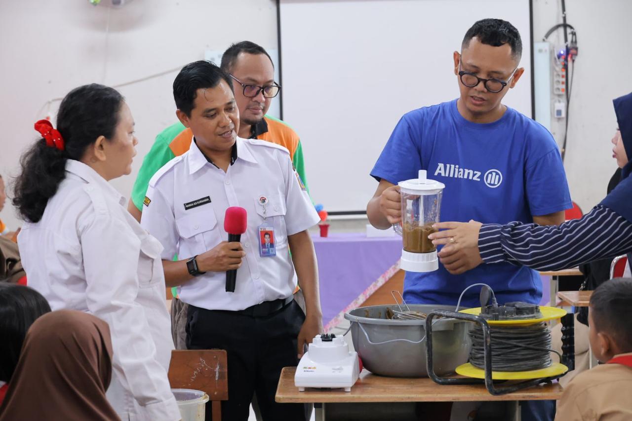Allianz Indonesia Sulap Sampah Organik Jadi Produk Bernilai