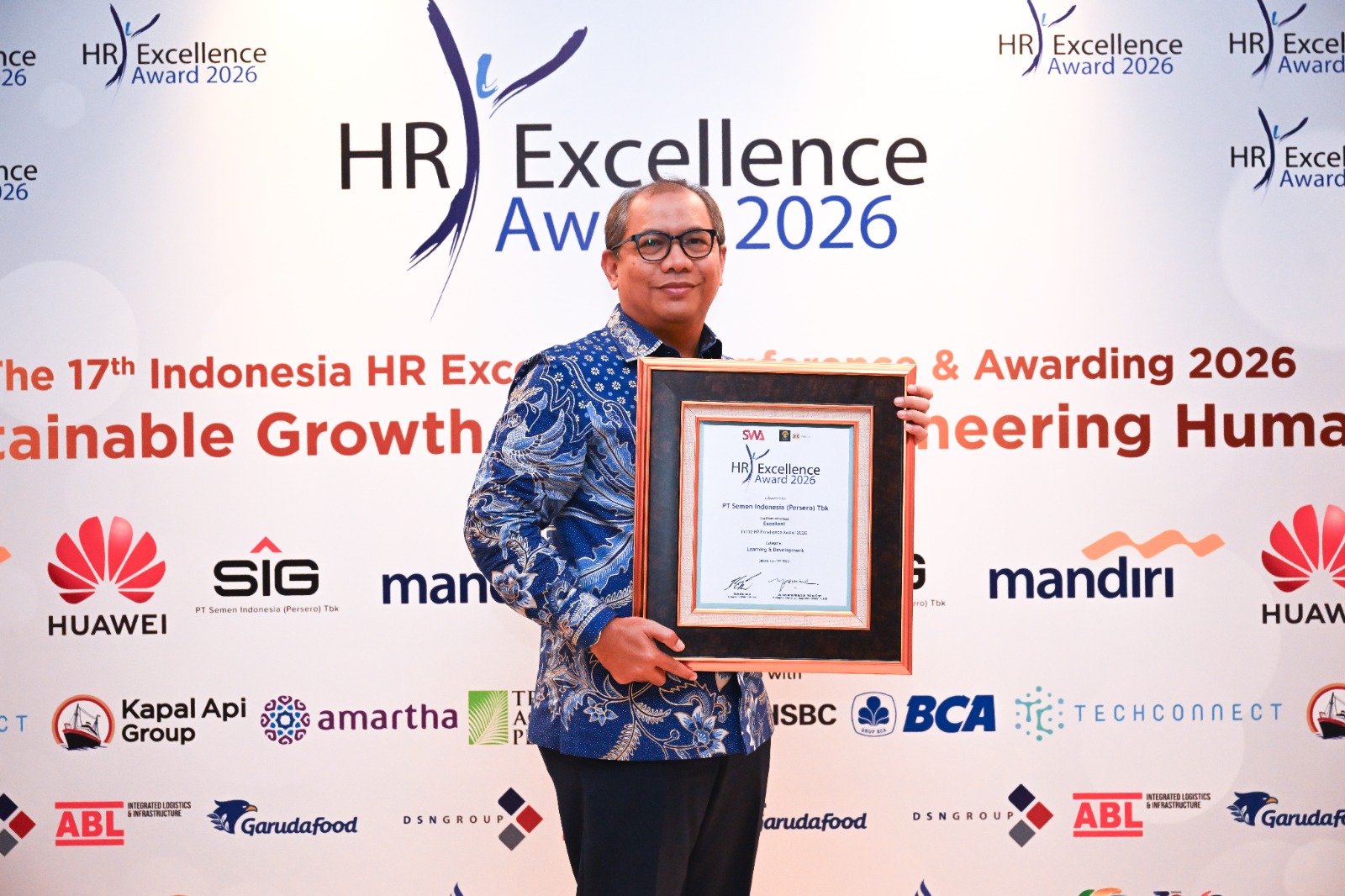 Transformasi Pengelolaan <i>Human Capital</i> SMGR Diganjar 3 Penghargaan Ini