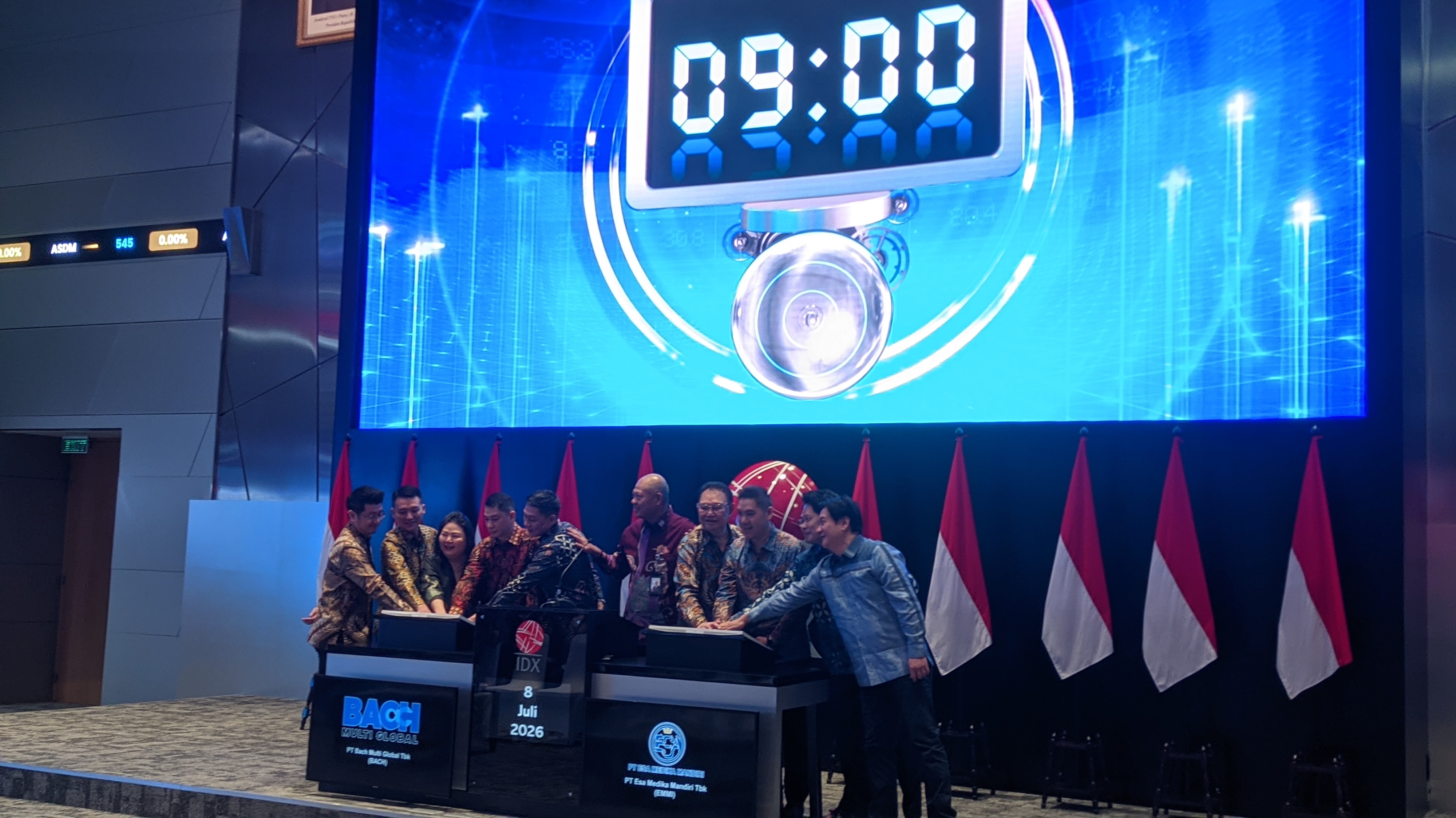 BACH Resmi Melantai, Saham Langsug Gapai ARA 24,43 Persen di Rp550