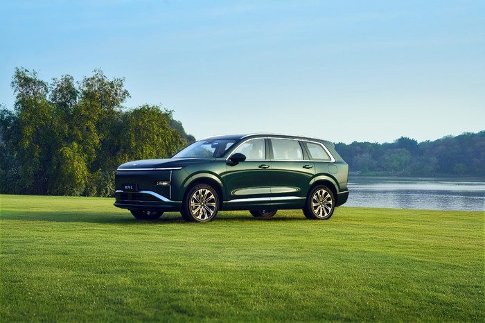 Wuling Luncurkan SUV PHEV Terbaru, Sebongsor Fortuner Rp200 Jutaan