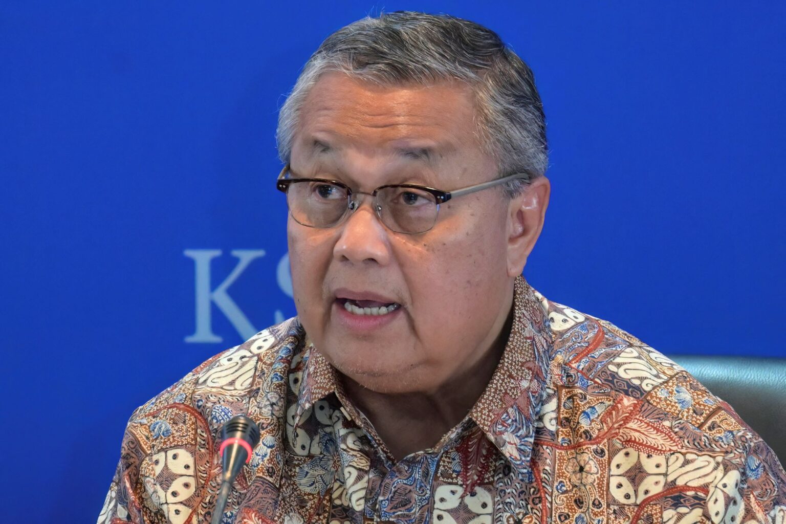 Media Malaysia Soroti Perry Mundur di Tengah Anjloknya Rupiah
