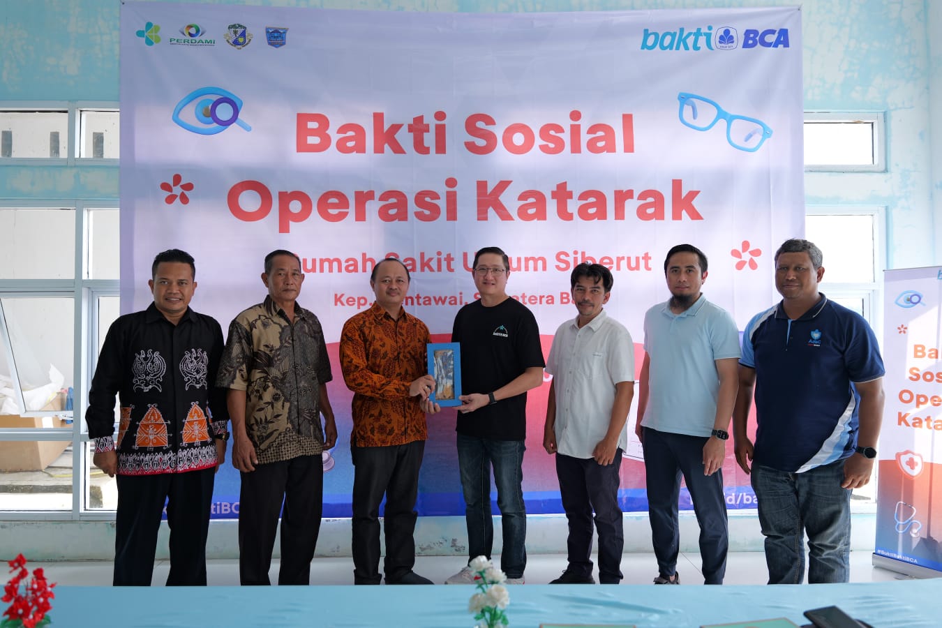 Baksos Operasi Katarak BCA Tingkatkan Kualitas Hidup Warga Mentawai