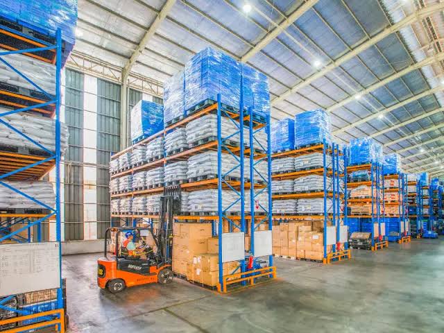 Tunggu Insentif dan Kondisi Makro Membaik, Industri Pilih Tahan Stok