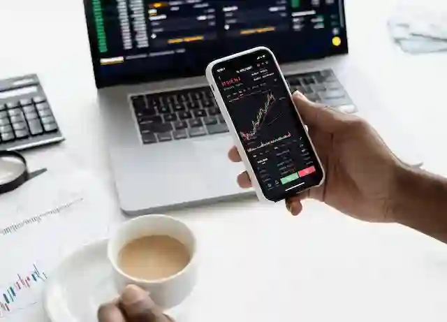 OJK Terbitkan POJK 6/2026, Finfluencer Saham Dipelototi