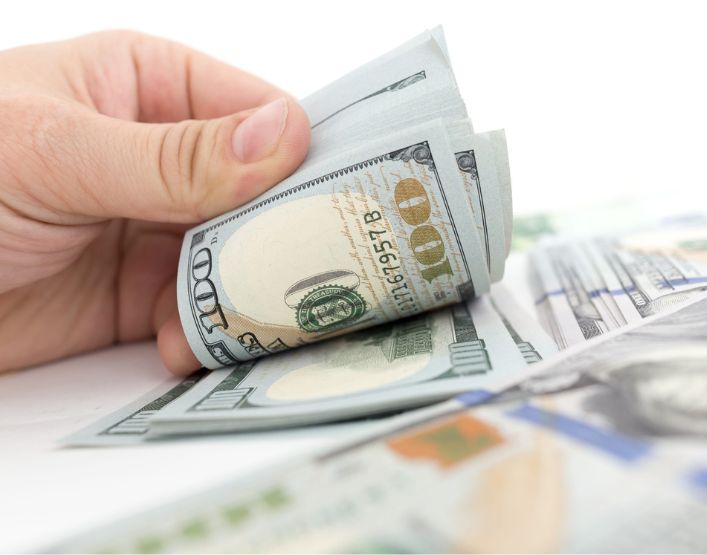 Sinyal Suku Bunga Fed Tahan Indeks Dolar AS di Level 100