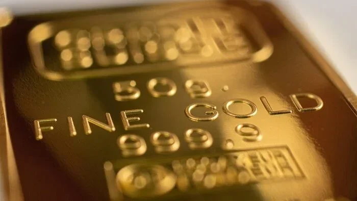 Emas Antam dan Spot Dunia Turun Jelang Data Inflasi AS