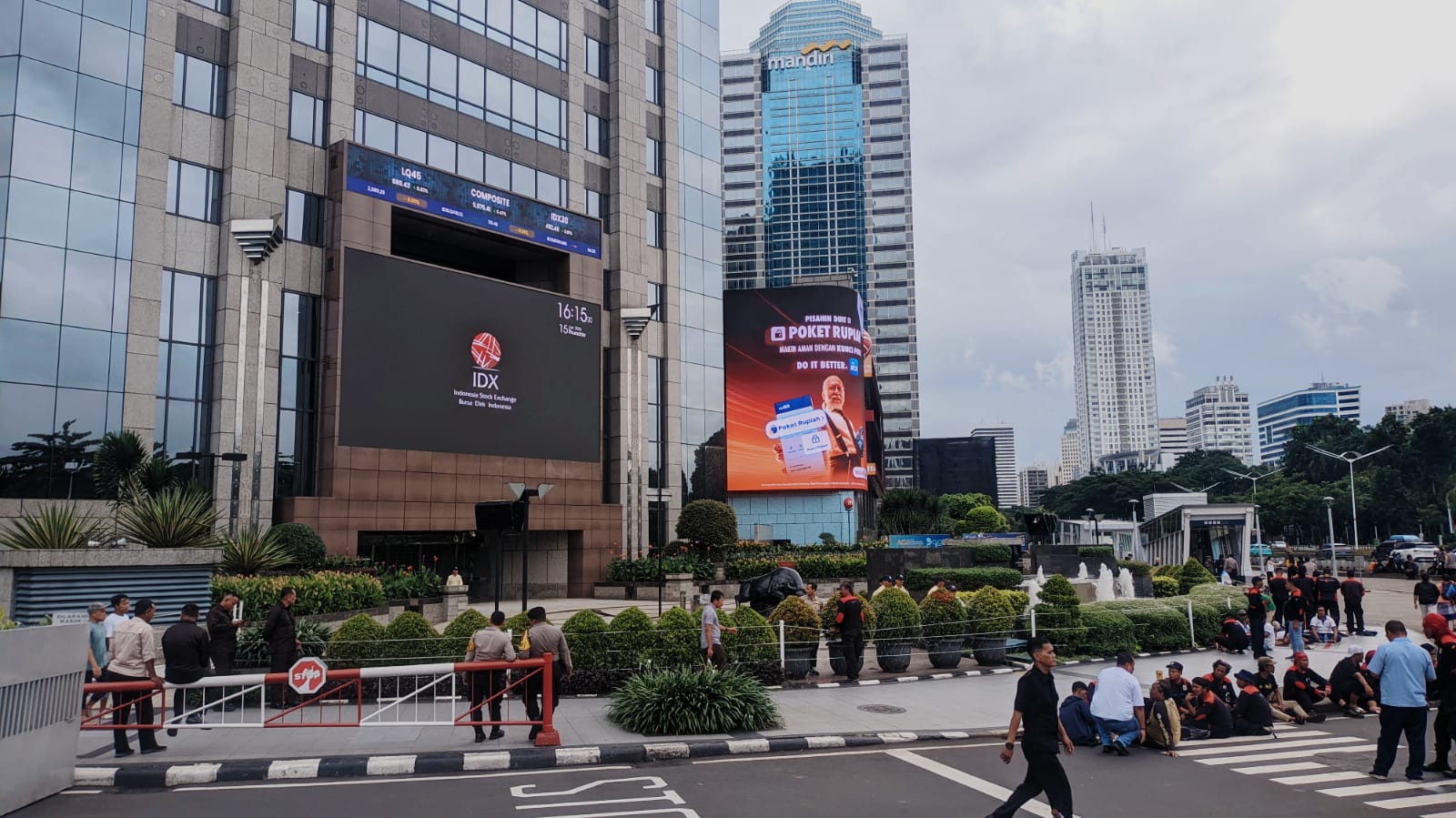 IHSG Sesi I Volatil Sambut Unjuk Rasa 27 Agustus, TMPO Nyaris ARA!
