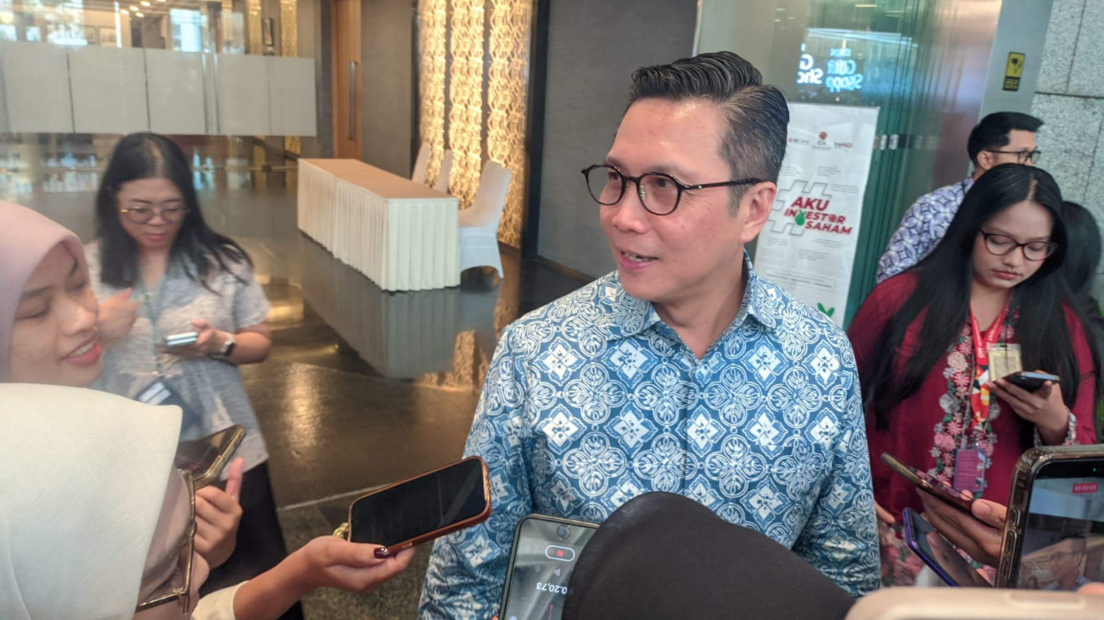 Sempat Dilarang OJK, BEI Siap Buka Akses Beli Saham Emiten Bursa Asing
