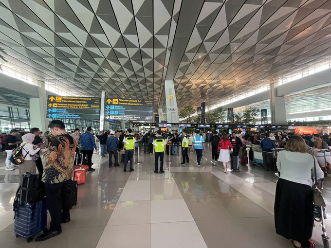 Masih Terganggu Abu Krakatau, Penutupan Bandara Soetta Diperpanjang