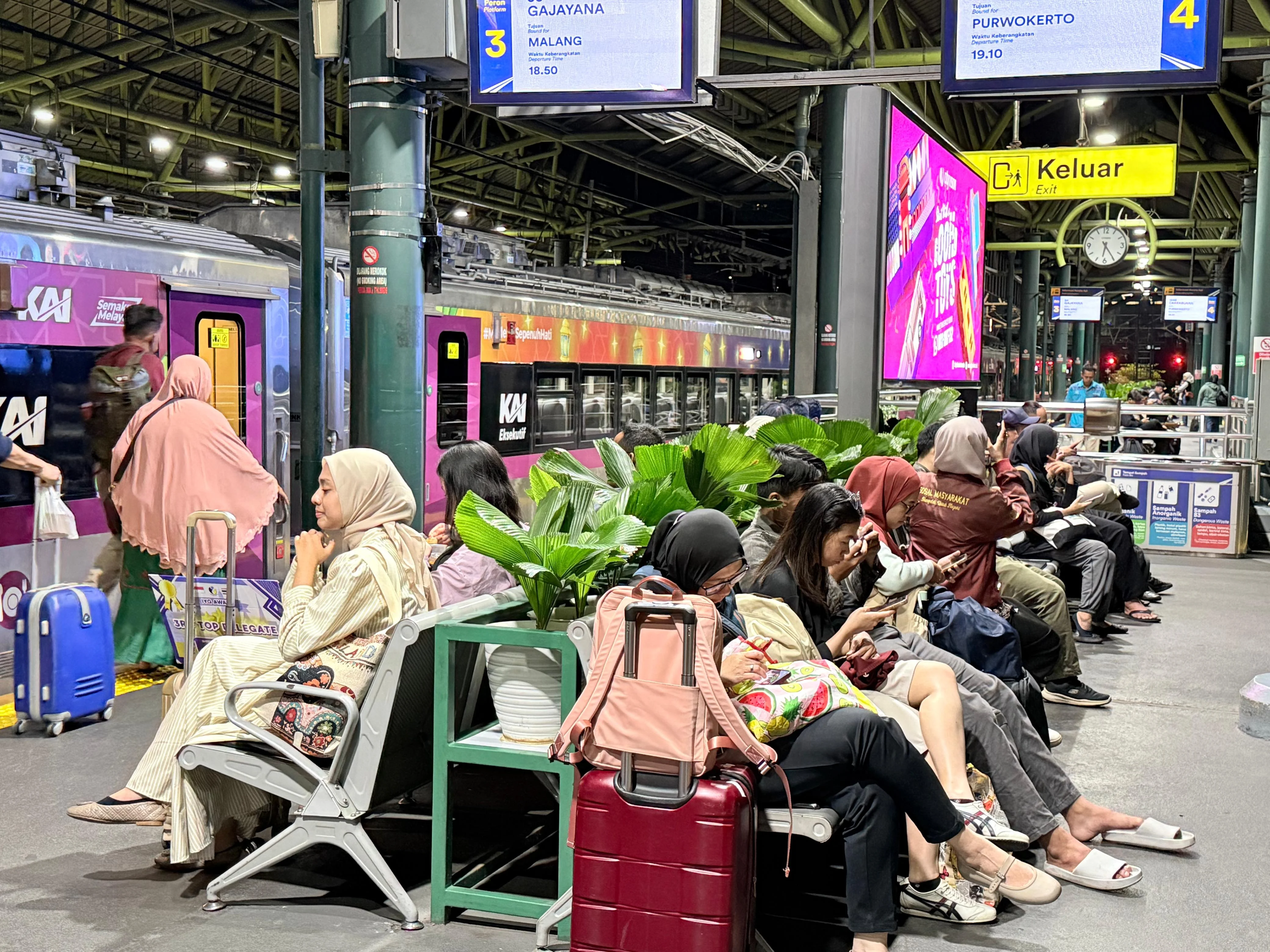 8 Bandara Ditutup, KAI Operasikan 3 Kereta Tambahan Ke Jakarta