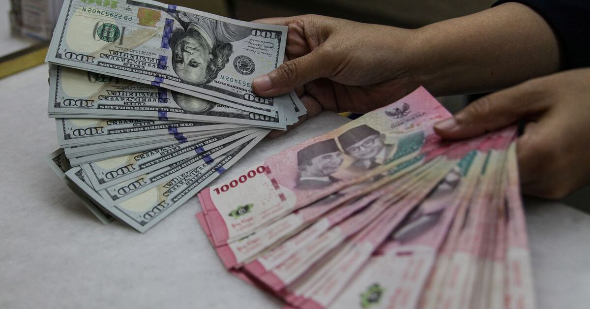 Rupiah Turun ke Rp17.884, Pasar Waspadai Hal Ini