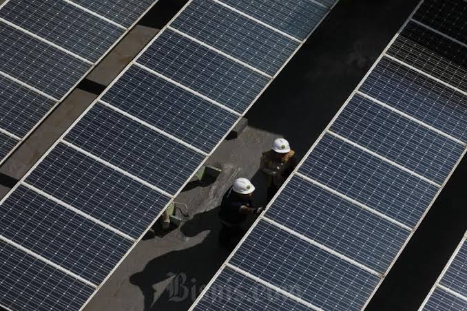 Jika Bisa Bangun PLTS 100 Giga Watt dalam 2 Tahun Presiden Berikan Ini