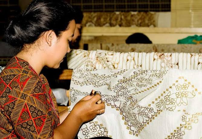 Ini Masalah Serius, Industri Batik Indonesia Hadapi Regenerasi Perajin
