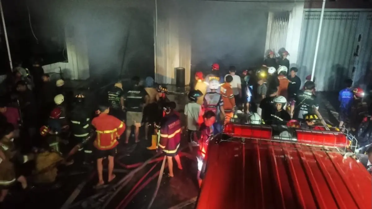 Pengunjung Bakar Alfamart, AMRT Ungkap Fakta ini