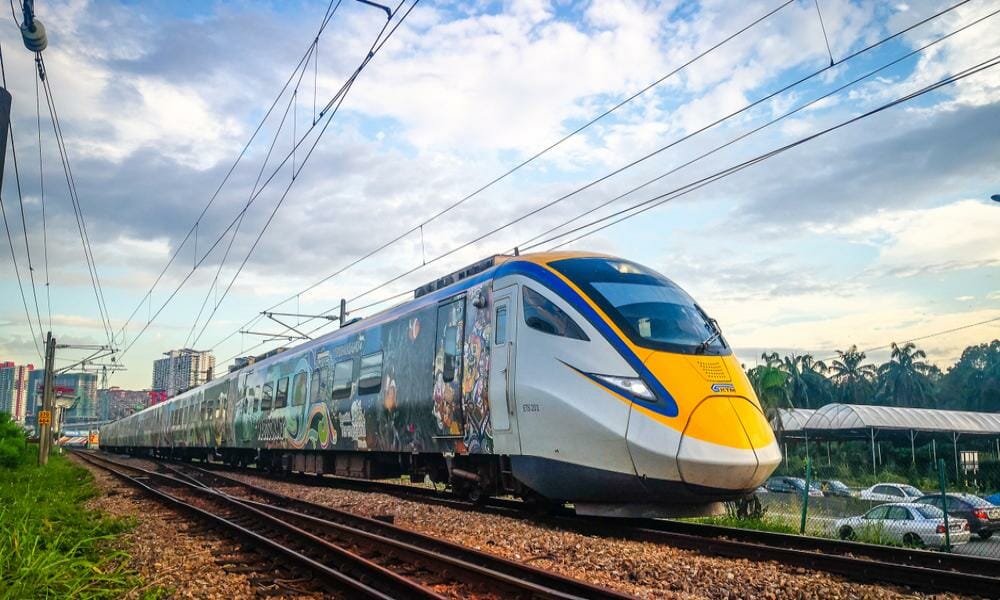 PLN NPC Tuntaskan 4 Proyek Kelistrikan Kereta ECRL Malaysia