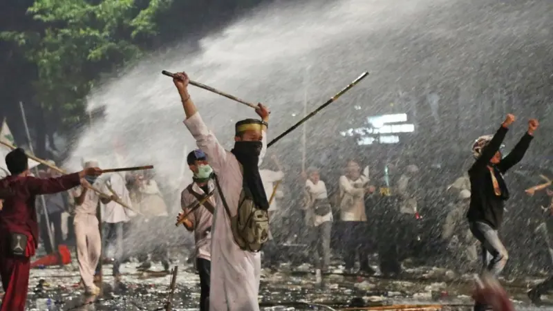 The Social Reckoning’(2): Dari Cebong–Kampret hingga Radikalisasi