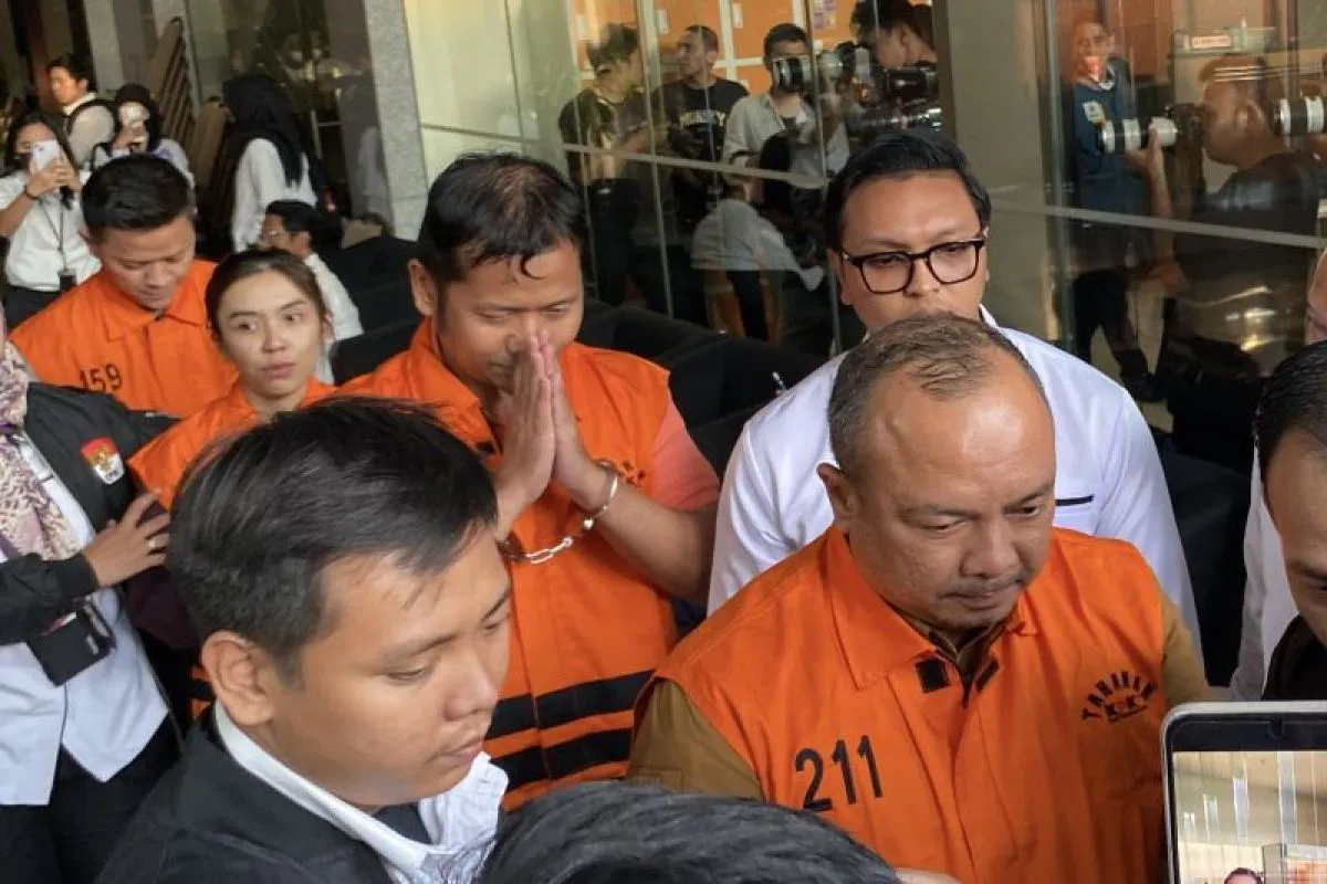 Usai OTT BNPB, KPK Tahan 5 Tersangka, Sestama Rustian Masih Saksi