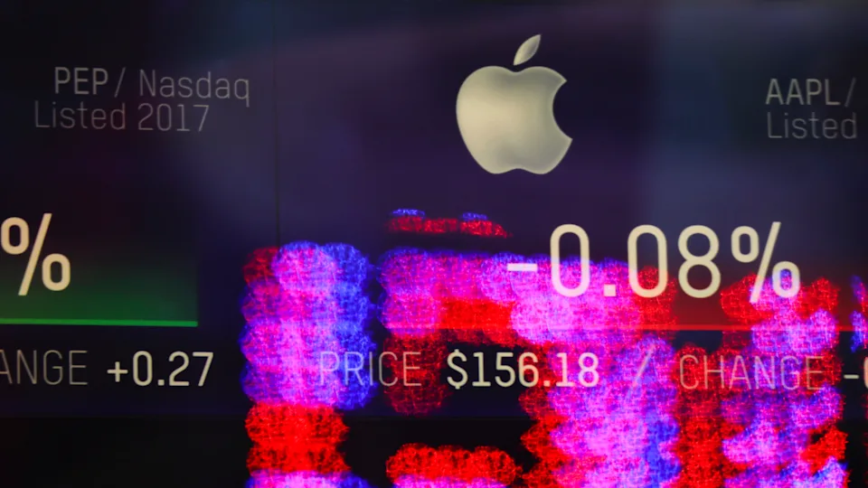 Apple Naik Sendirian, Kapitalisasi Tembus USD5 Triliun