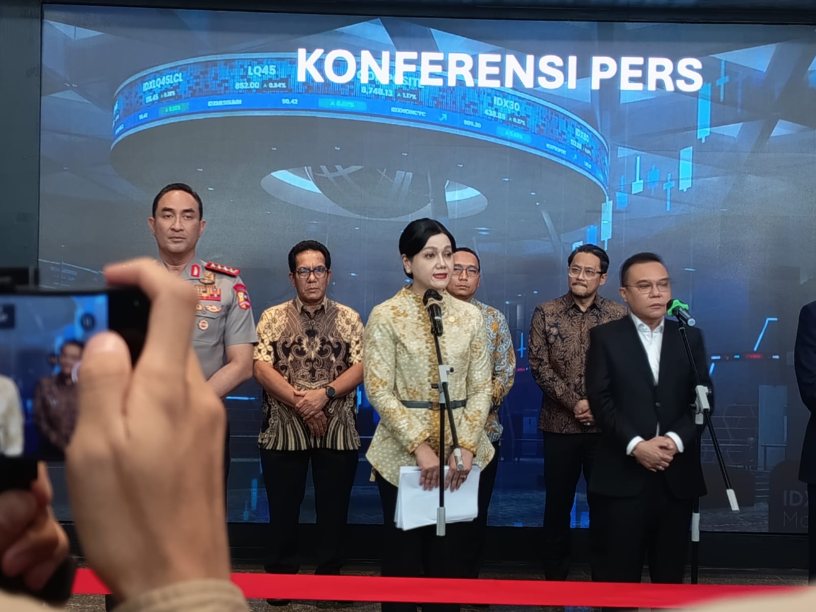 OJK-DPR-Polri-Danantara di BEI Singgung MSCI, Denda Rp2,1T & Bareskrim