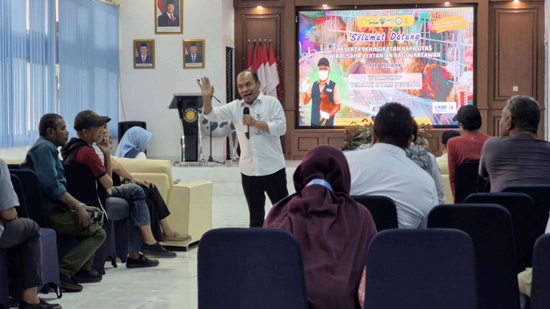 Asa Baru Jurnalis TV Menjadi Wirausaha Ayam Petelur