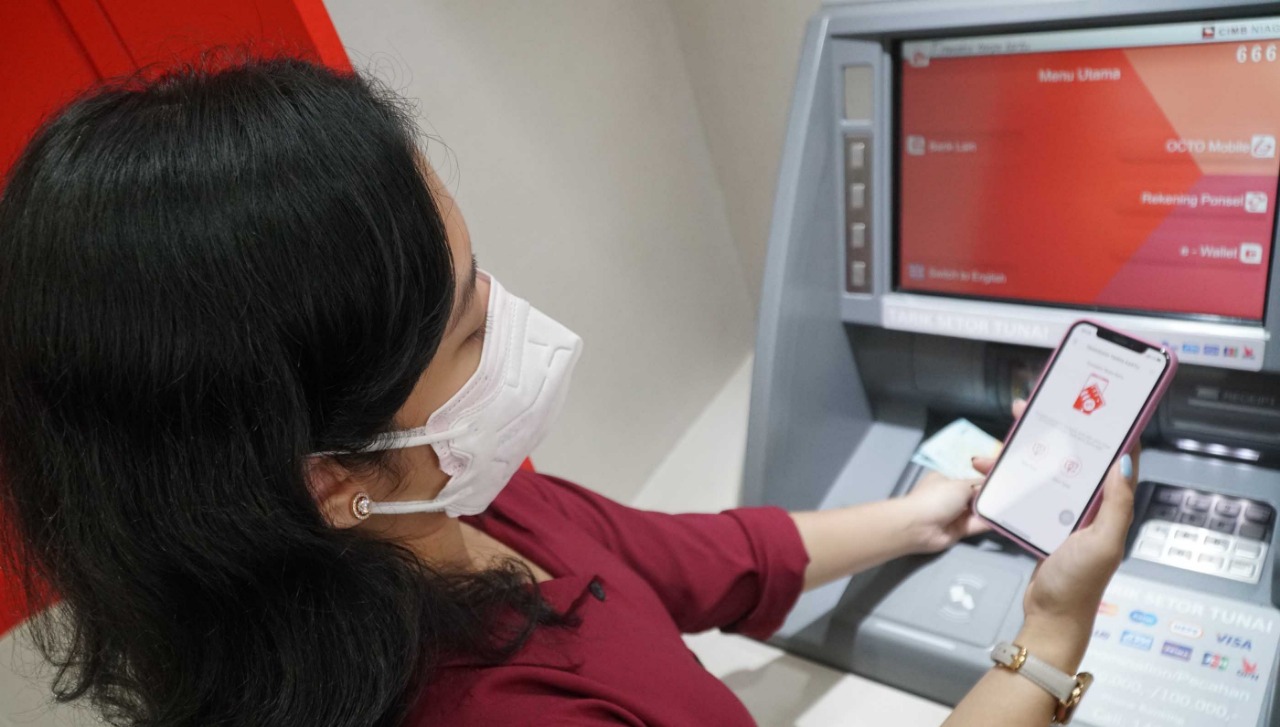 Ramah Lingkungan, Transaksi Cardless dengan OCTO Mobile