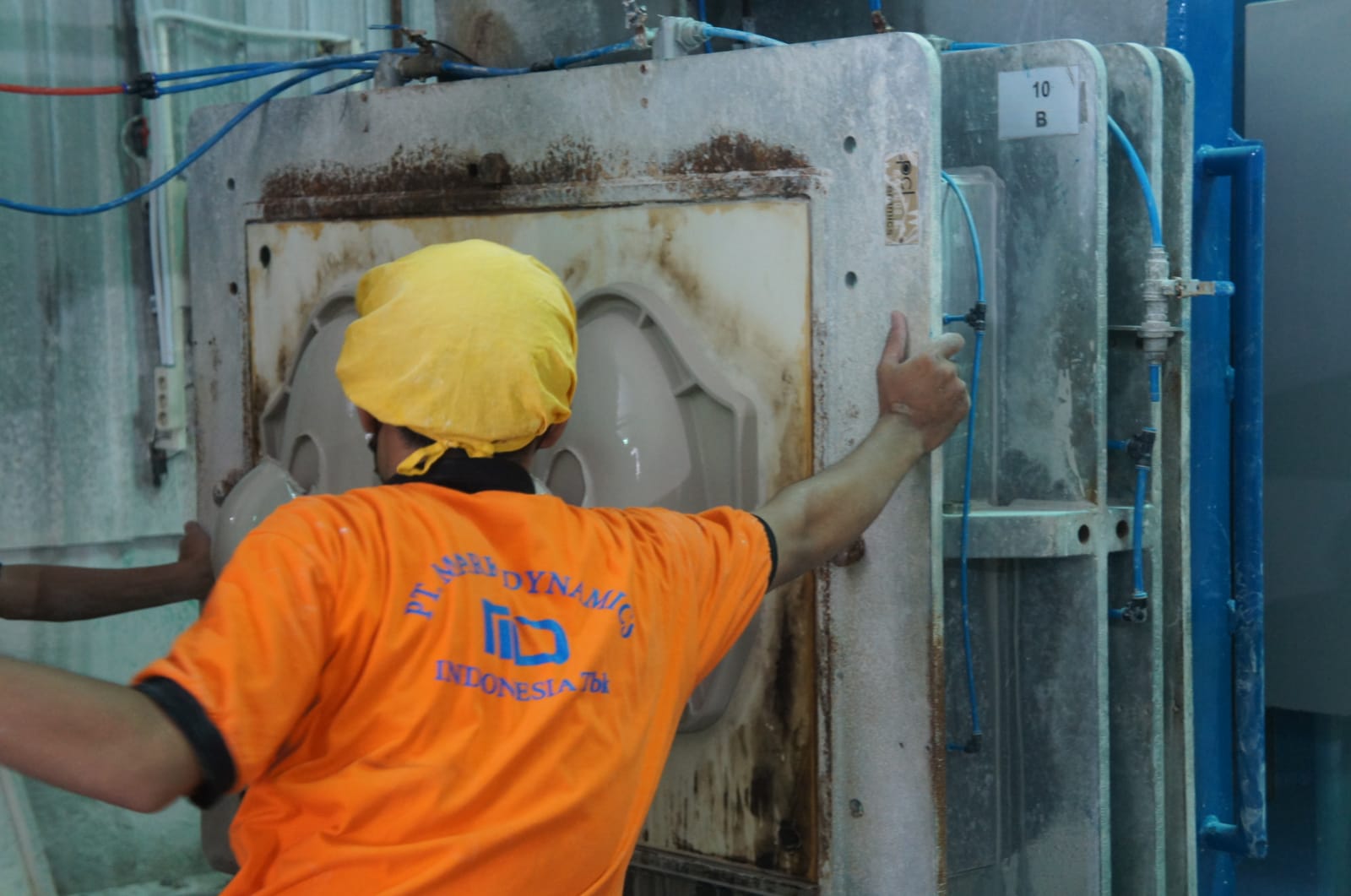 MARK Memacu ESG dengan Menambah Mesin Produksi Sanitari