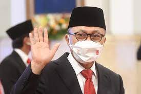 Dilantik Sebagai Menteri Perdagangan, Presiden Minta Zulhas Turun Lapangan Urus Pangan