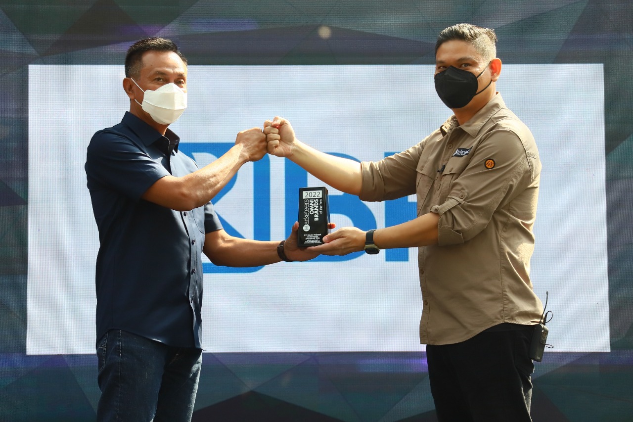 BRI UMKM EXPO(RT) BRILIANPRENEUR 2021 Raih Marketeers OMNI Brand of the Year 2022