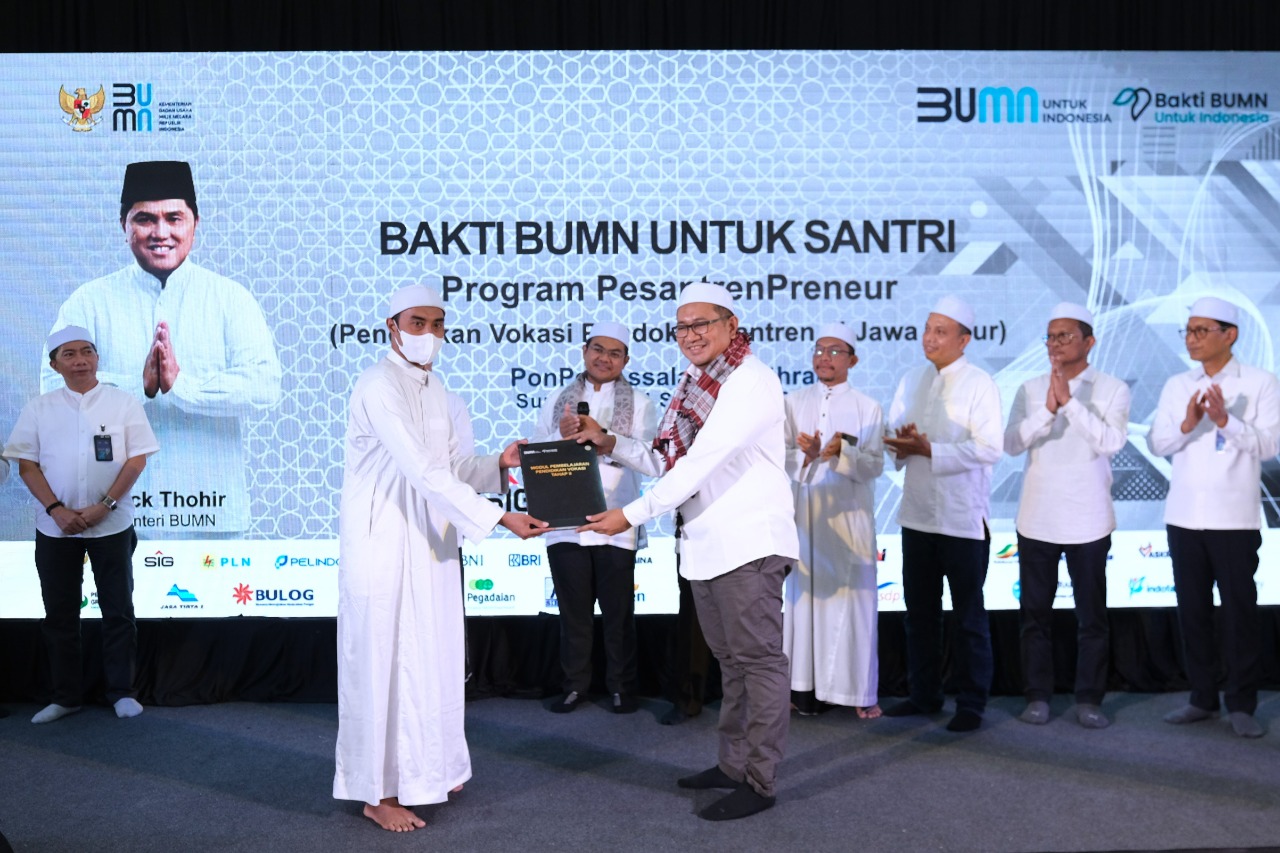 Dukung Santri Kembangkan Potensi Diri, SIG Lakukan Kick off Program Bakti BUMN