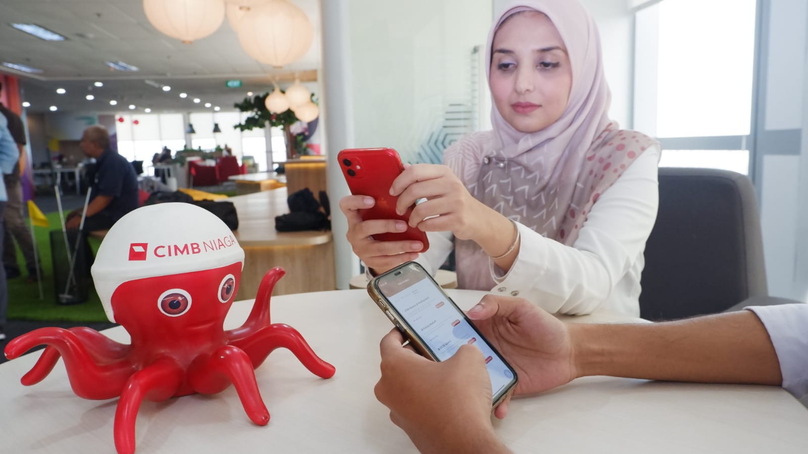 CIMB Niaga Syariah Fasilitasi Bayar Zakat Pakai OCTO Mobile