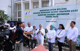 Lestarikan Lingkungan, Ini Permintaan BPOM pada Industri Obat dan Makanan