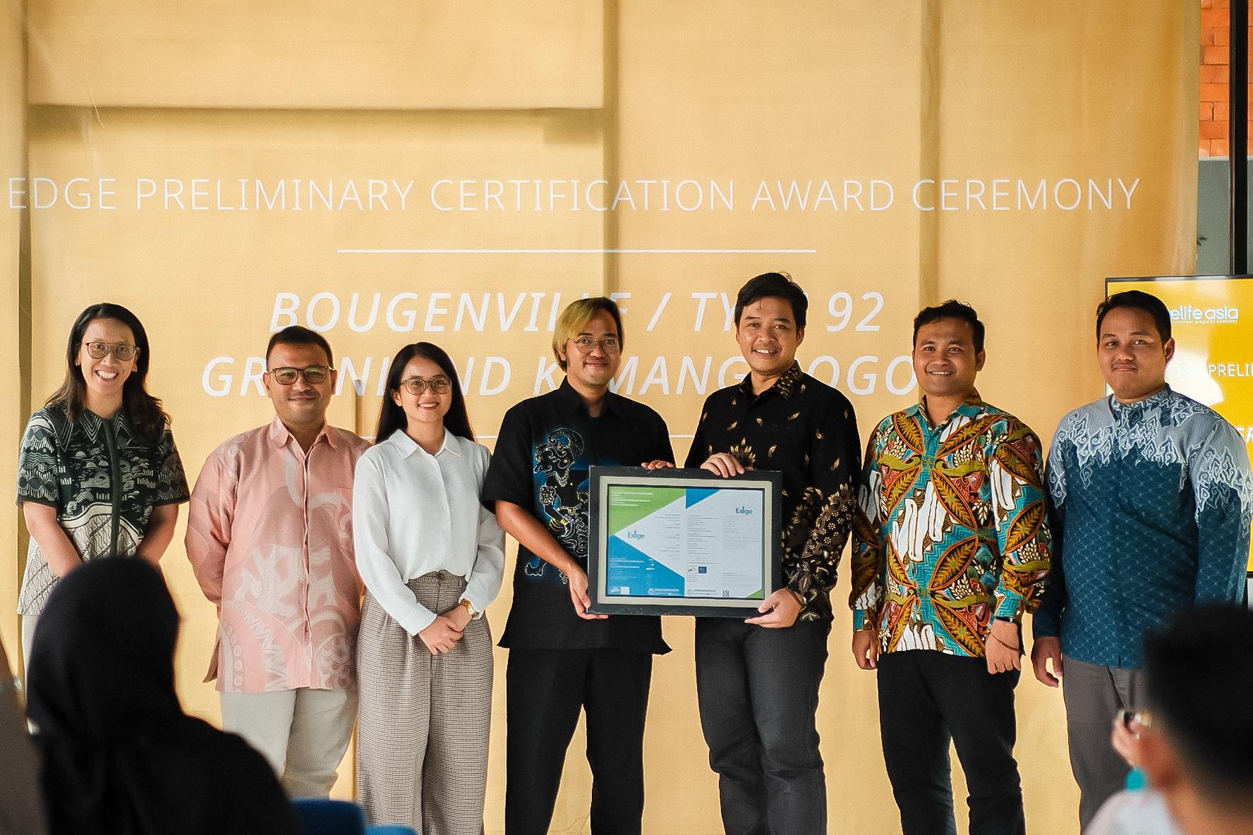 HUT Ke 7, Graha Mitra (RELF) Raih Sertifikat Standar Internasional